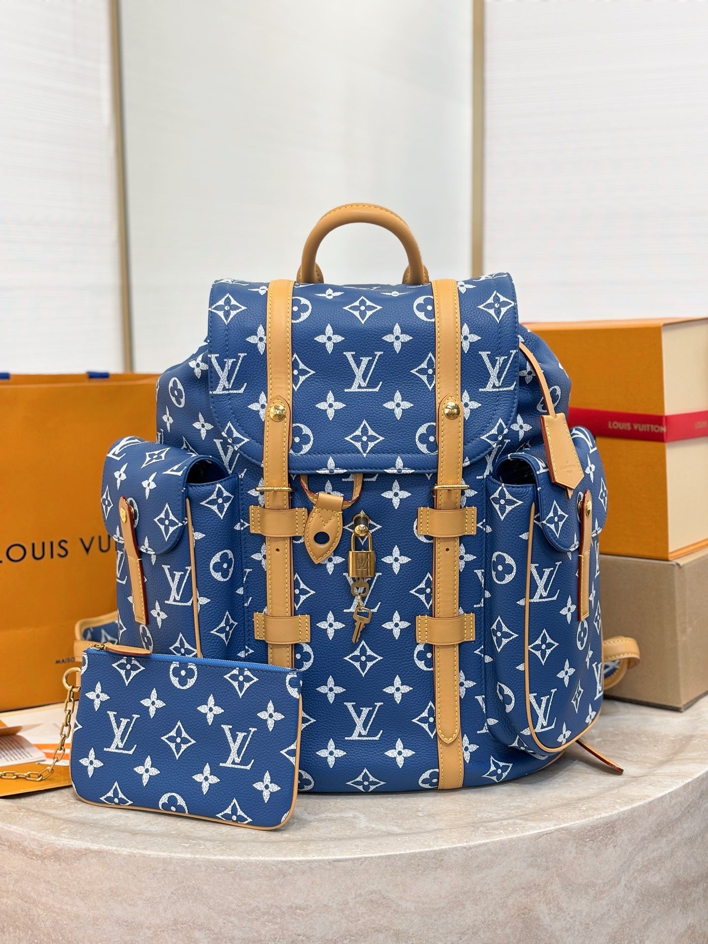 LV Christopher MM BAG 2026 M55699