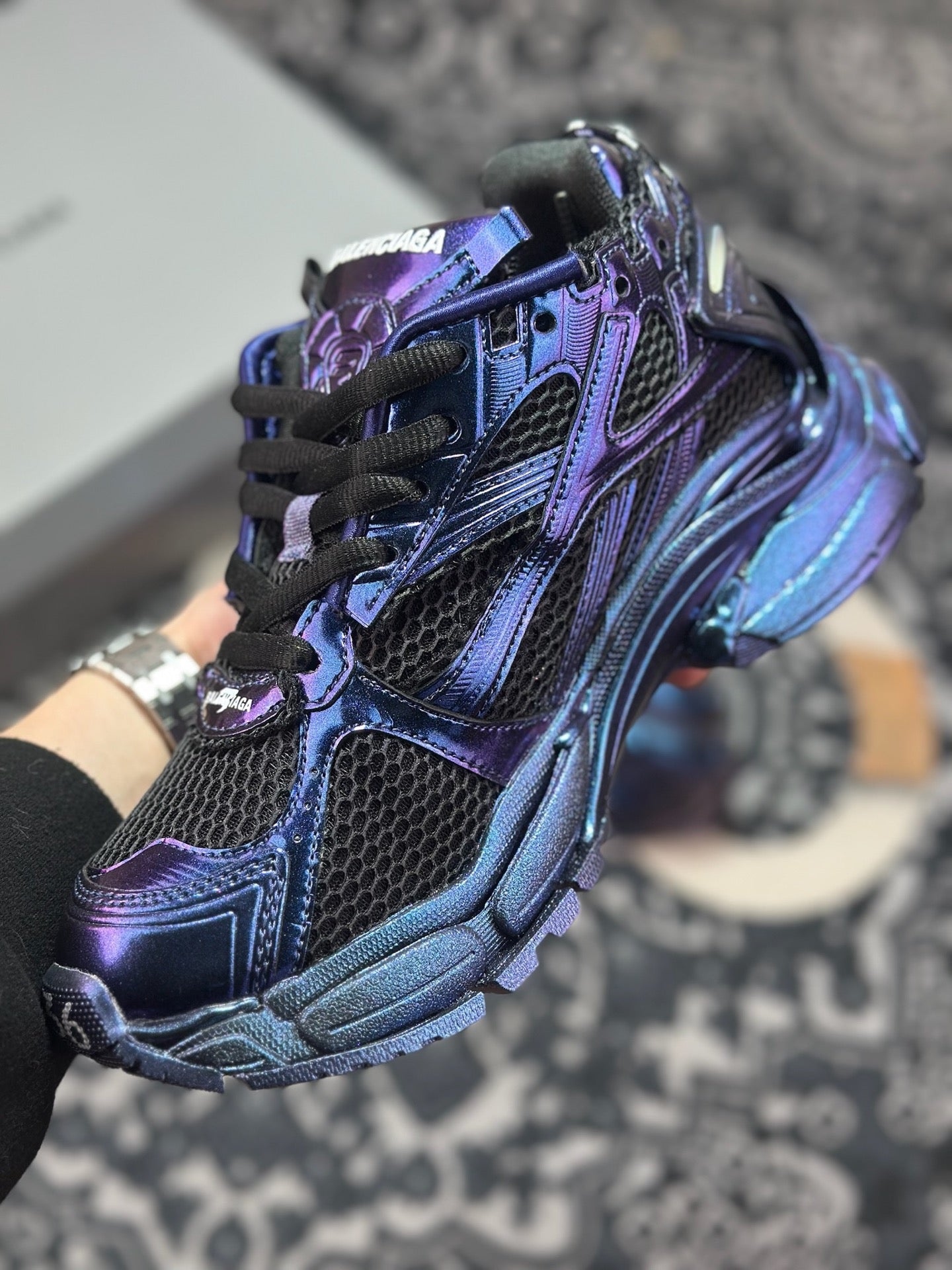 BB Men's Runner Iridescent Sneaker in Blue