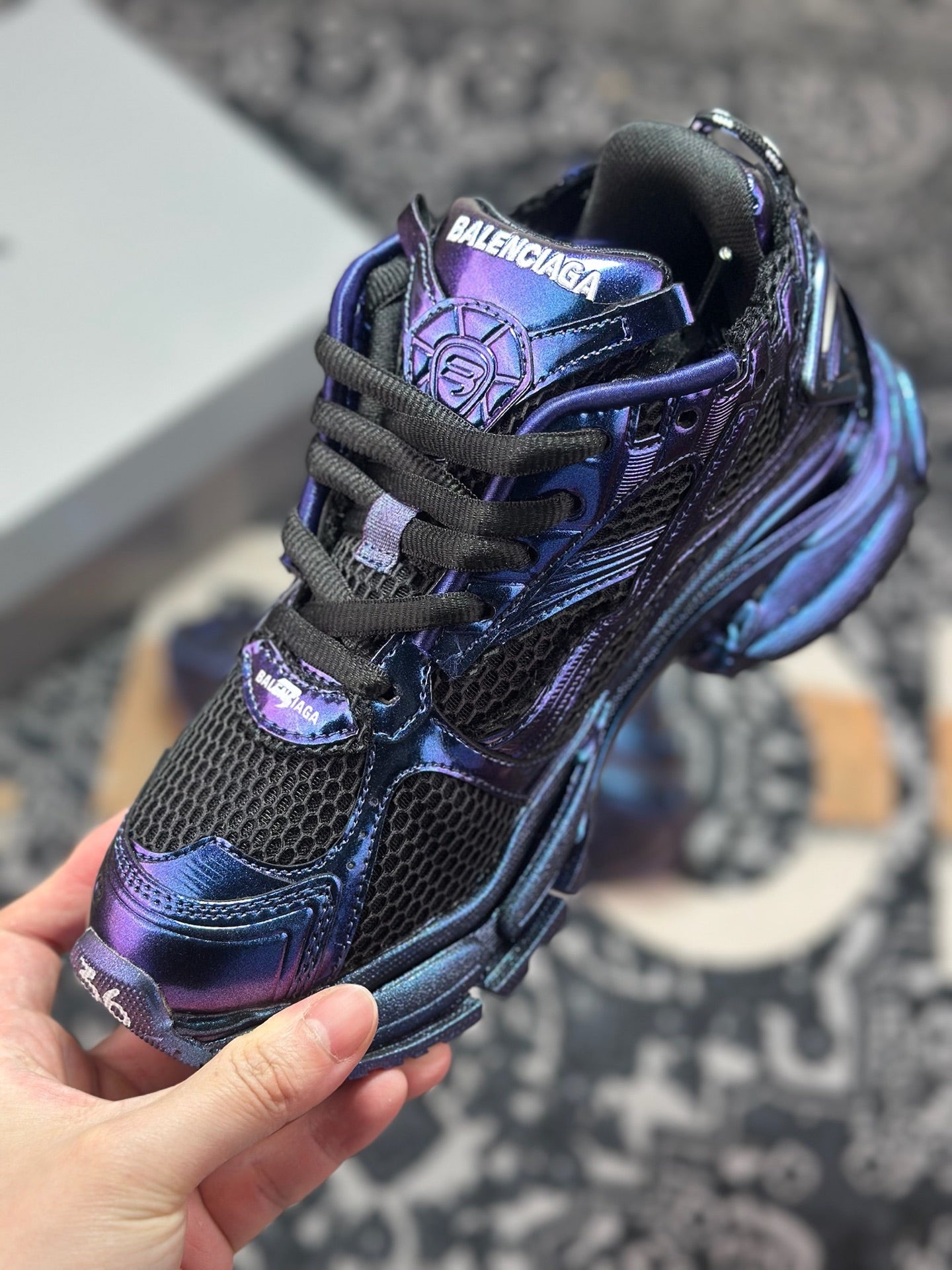 BB Men's Runner Iridescent Sneaker in Blue