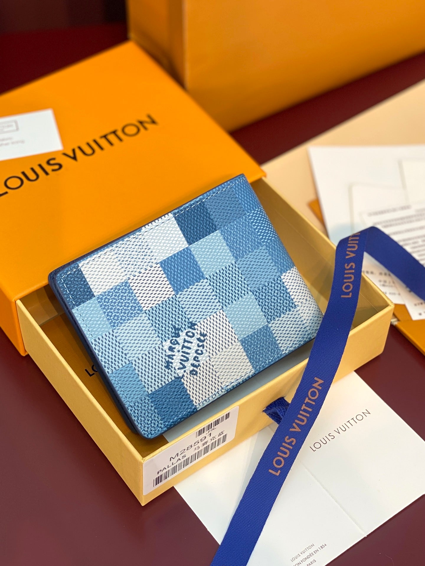 LV Slender Wallet M28591