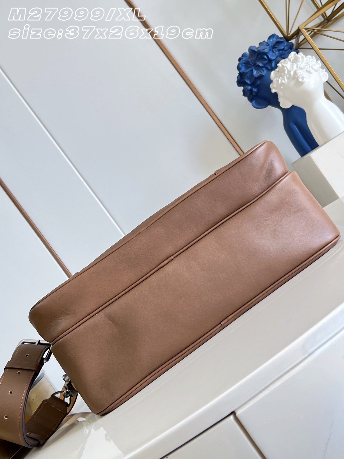 LV Nil XL Cross-body bag M27999
