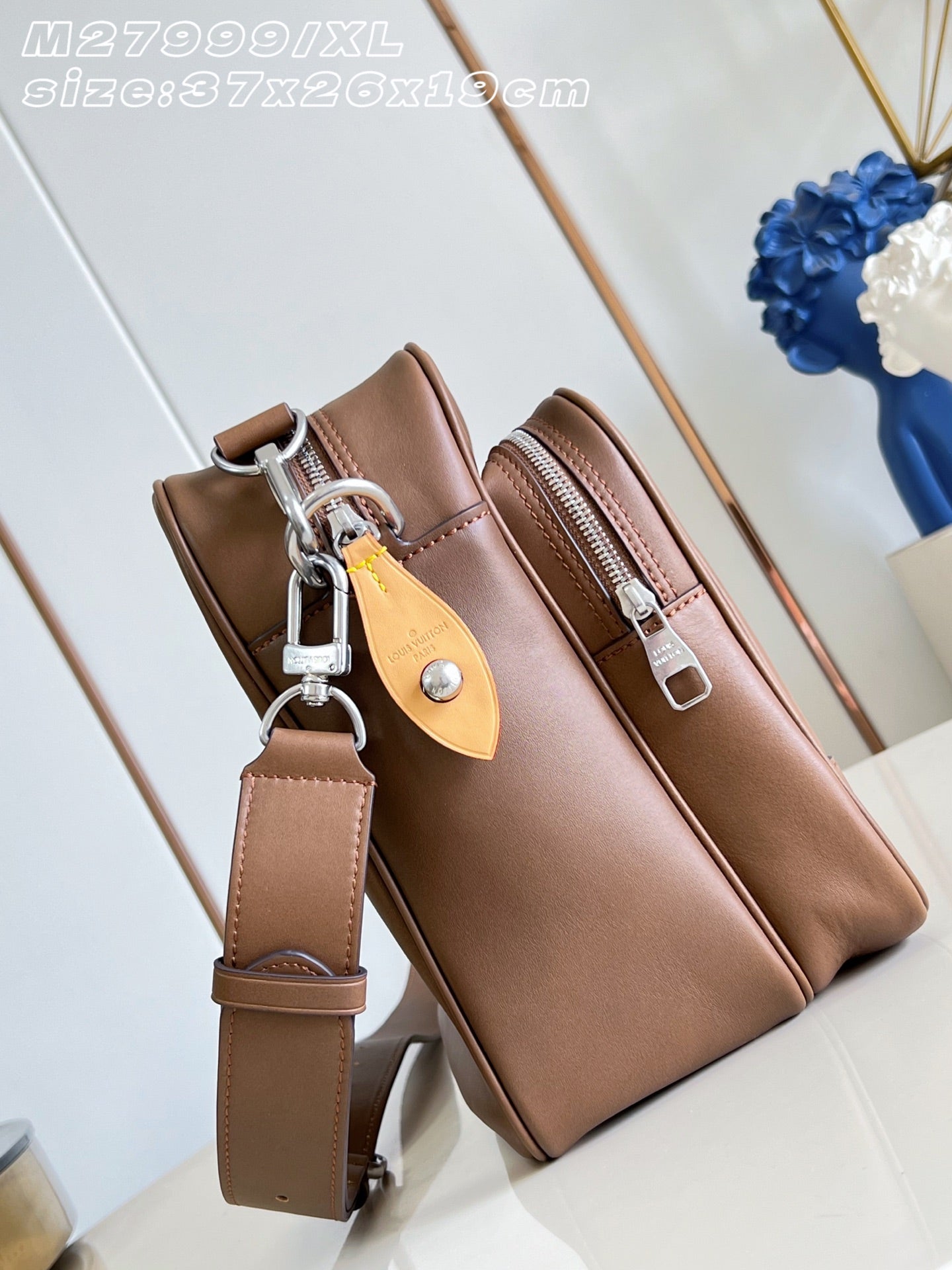 LV Nil XL Cross-body bag M27999