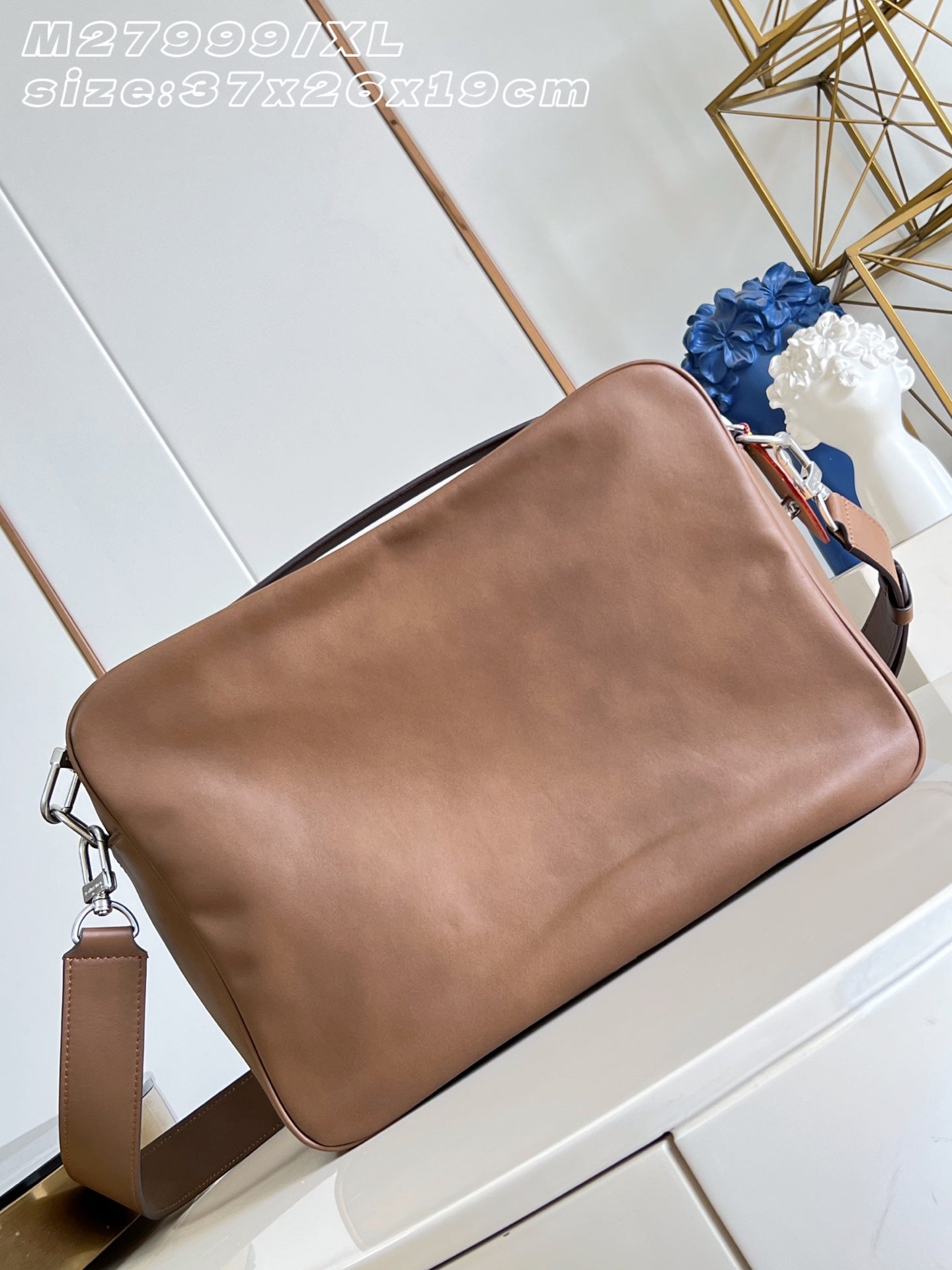 LV Nil XL Cross-body bag M27999