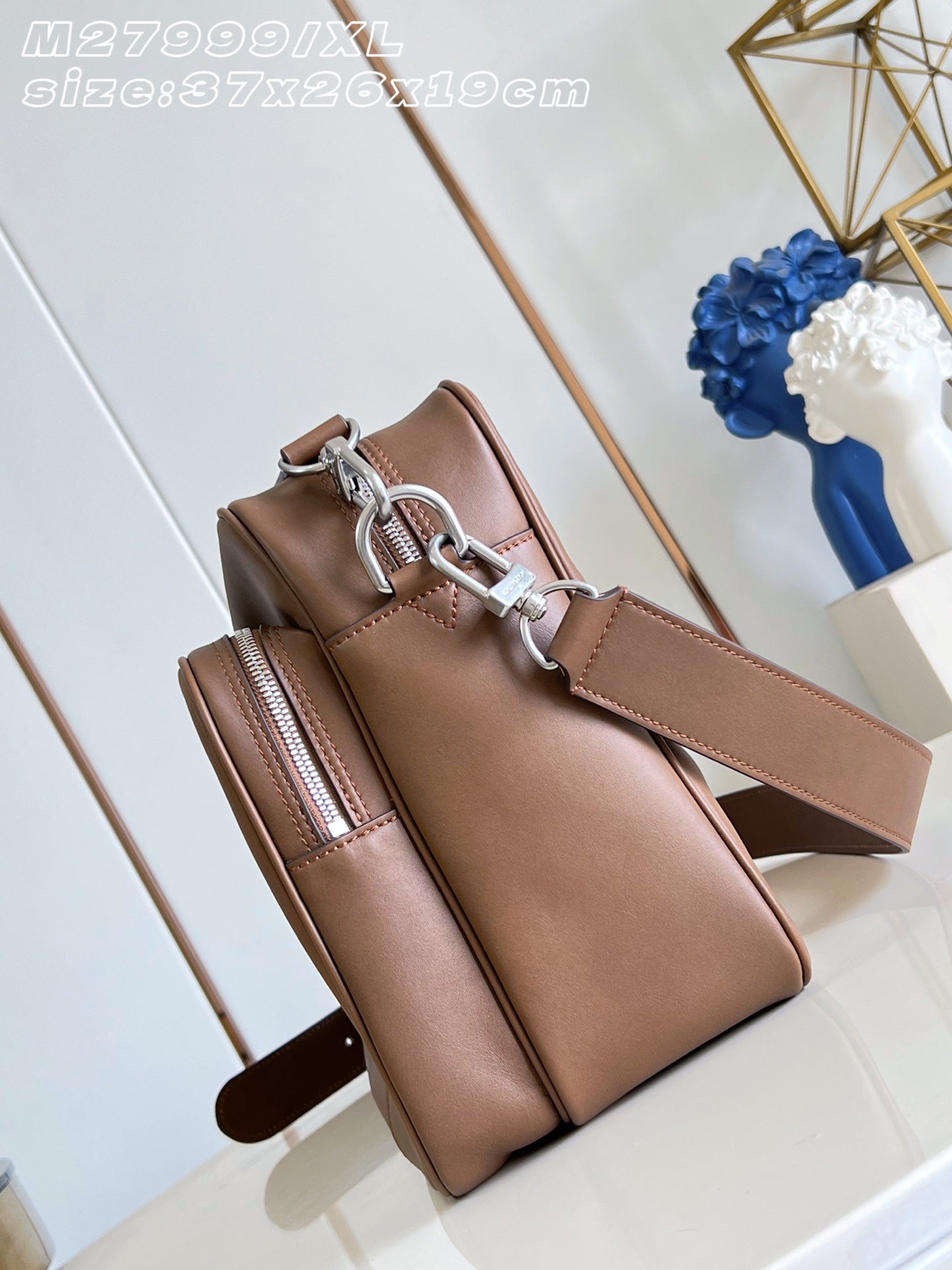LV Nil XL Cross-body bag M27999