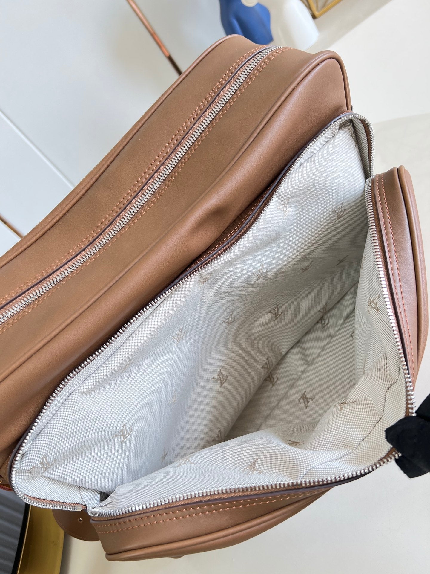 LV Nil XL Cross-body bag M27999