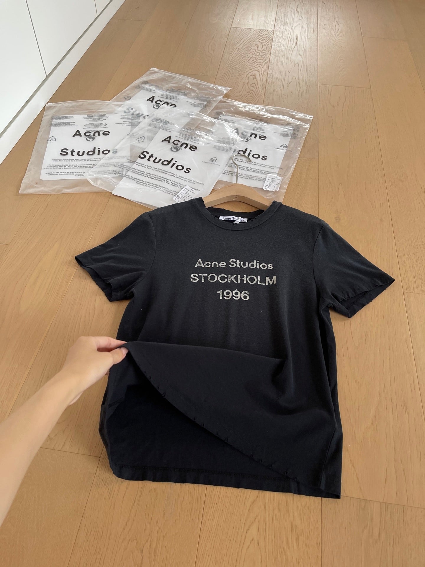 Acne Sutidos Sprayed logo t-shirt