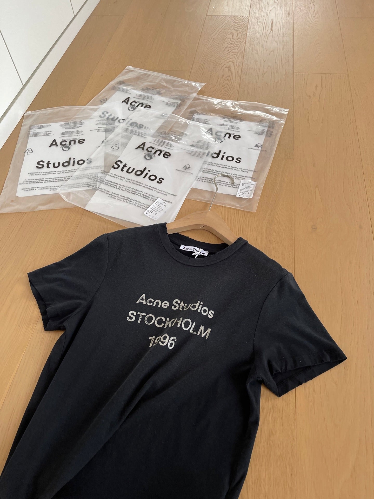 Acne Sutidos Sprayed logo t-shirt