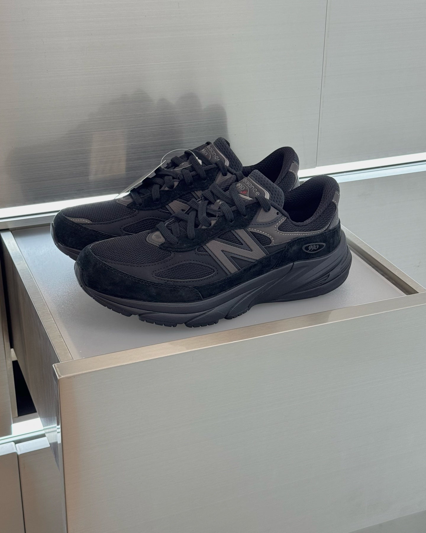 New Balance 990v6  Sneakers (Black)
