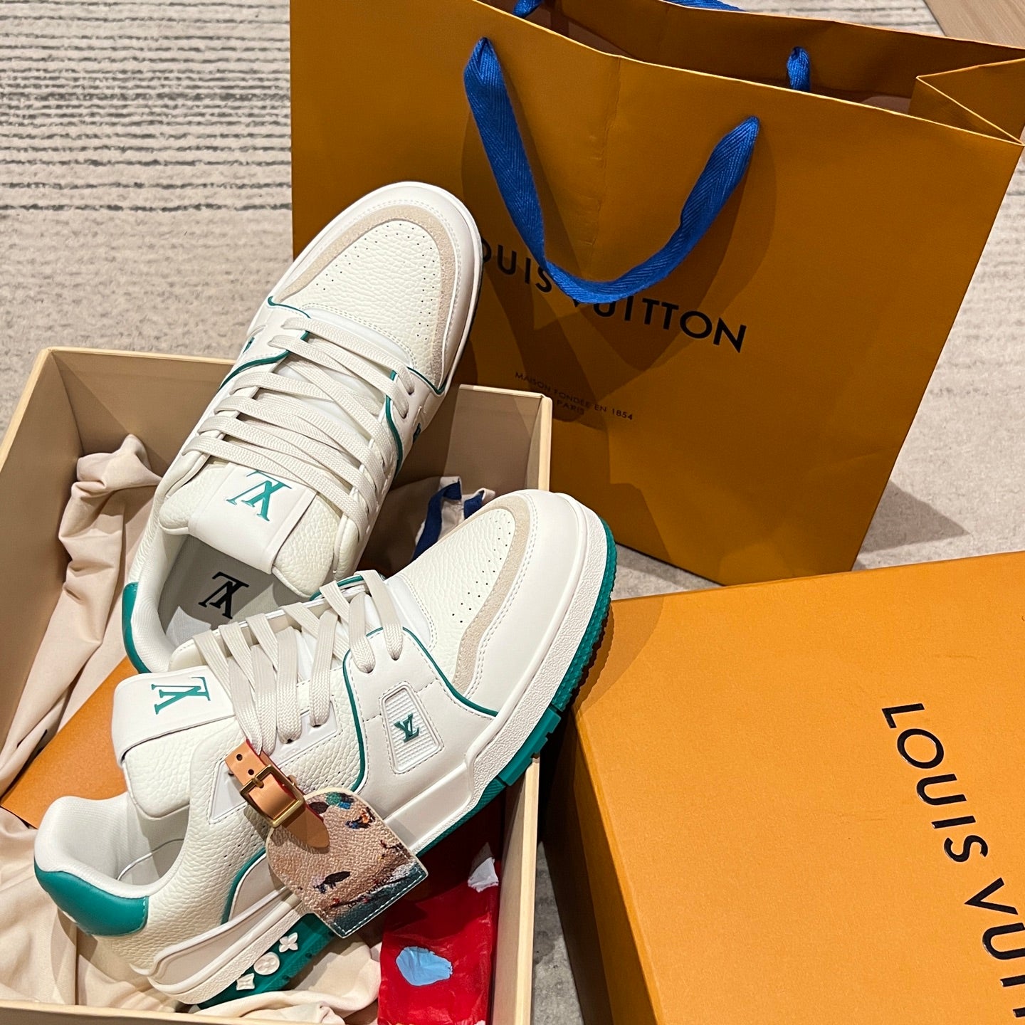 LV Trainer Sneaker 1AKRDP