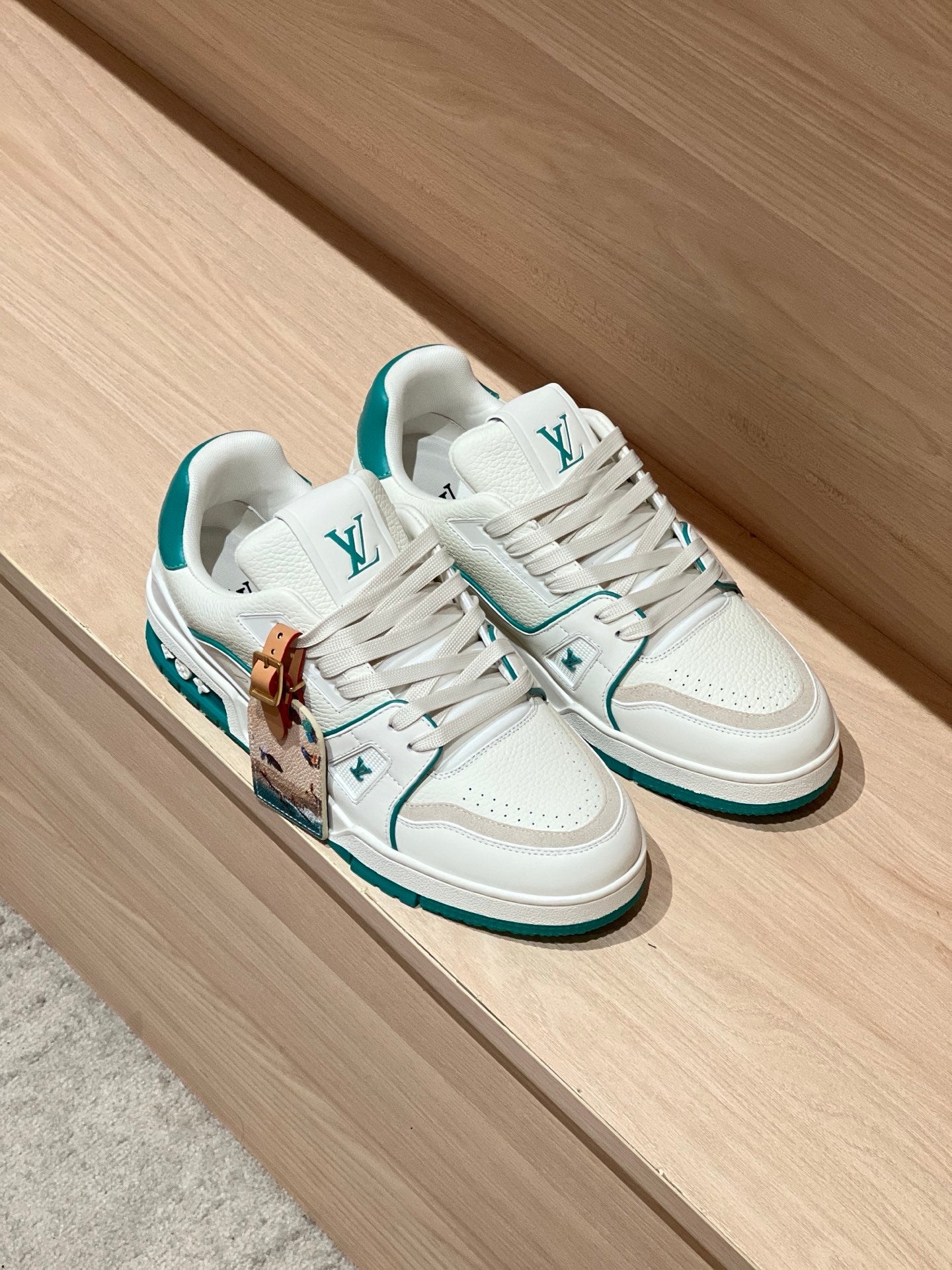 LV Trainer Sneaker 1AKRDP