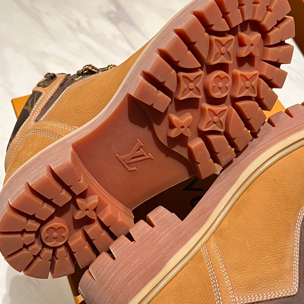 LV  Remix Ankle Boot 1AIZLR