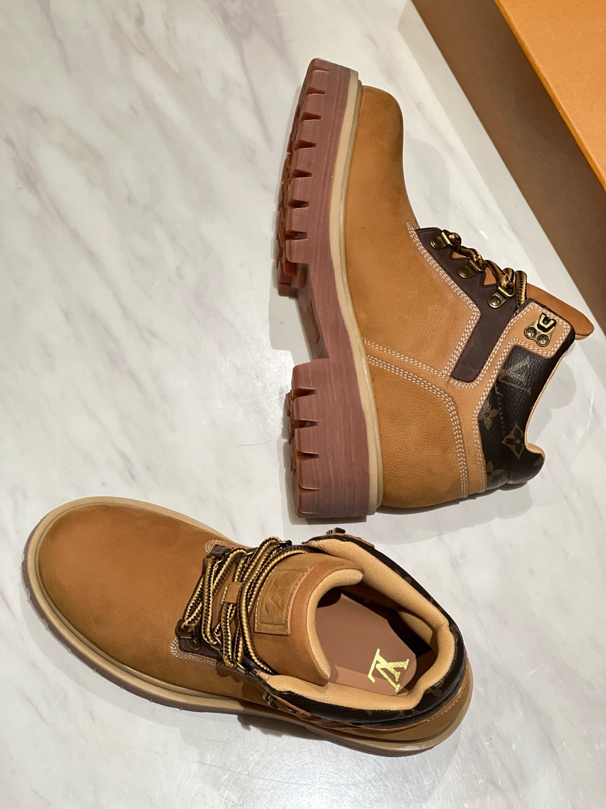 LV  Remix Ankle Boot 1AIZLR