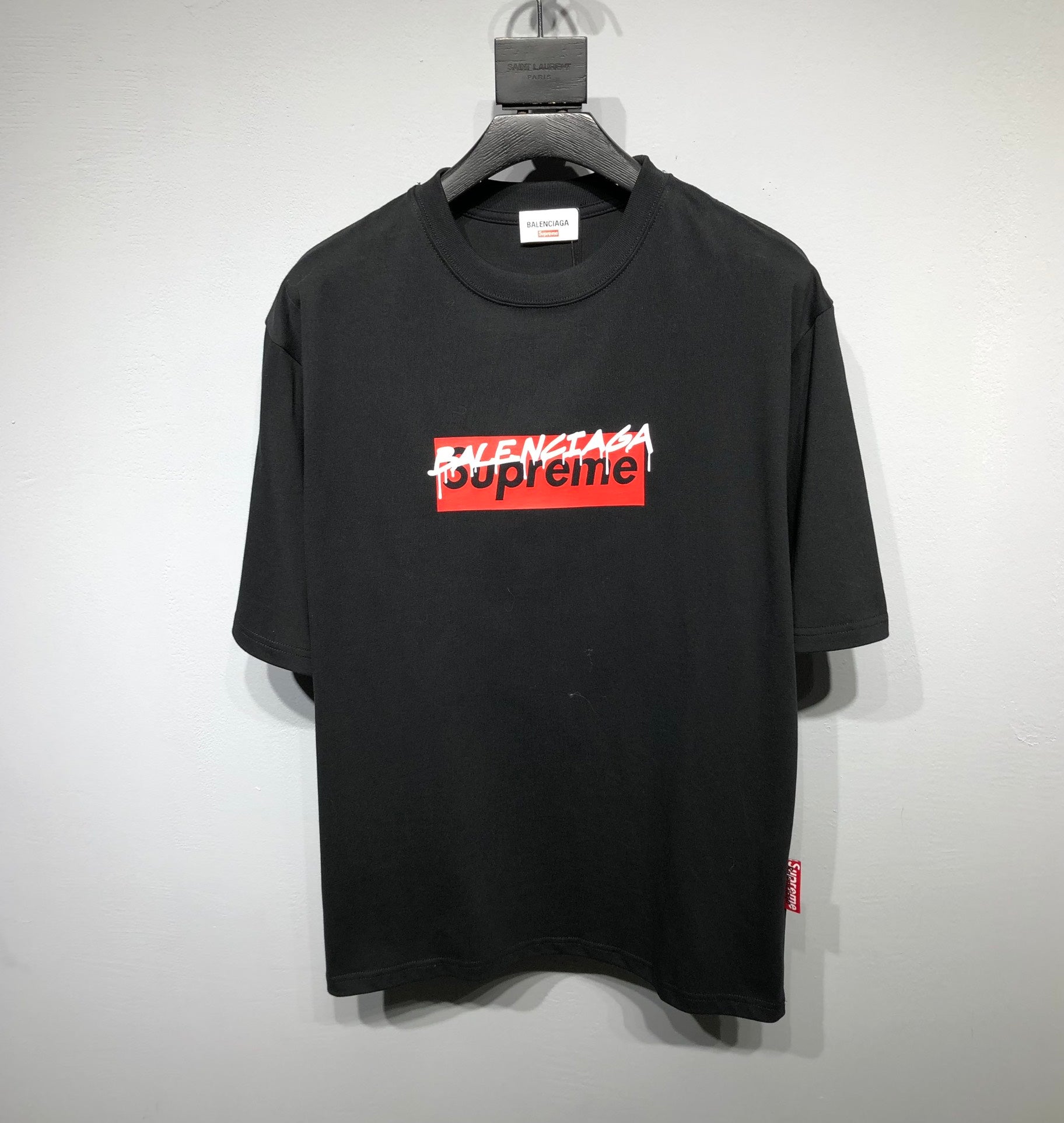 Supreme Drops on X: Supreme Chicago Box Logo Opening exclusive t